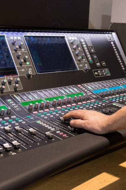 驾校招生广告宣传广播录音_广告宣传录音制作教程_进行_设备_材料