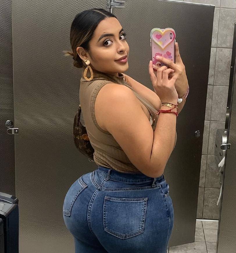 时尚大码墨西哥女人:latina