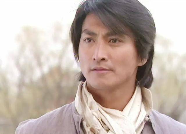 亚视男艺人top10,梁小龙入选,第一名镇台之宝已仙逝