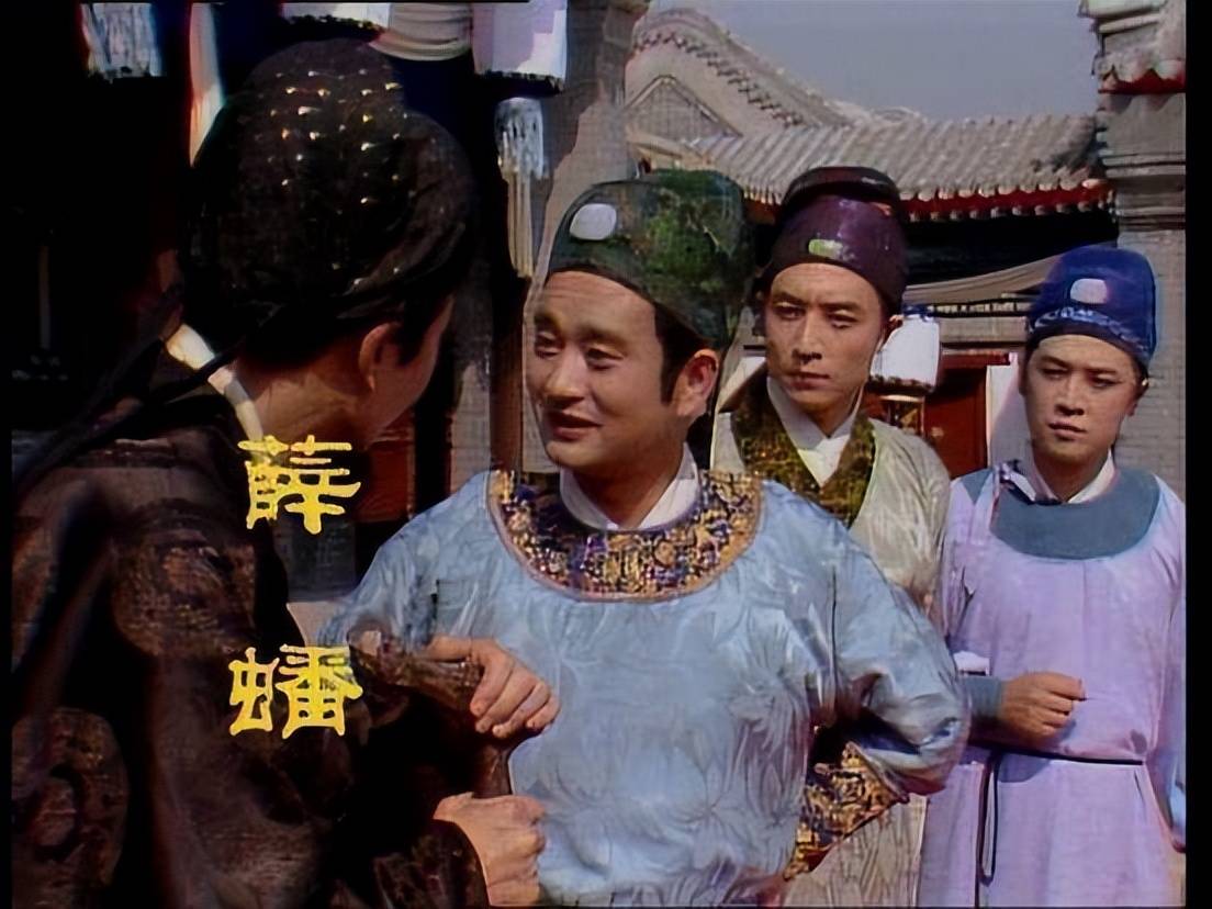 红楼梦：薛蟠和贾珍挥金如土，比起王夫人，却是小巫见大巫_搜狐网