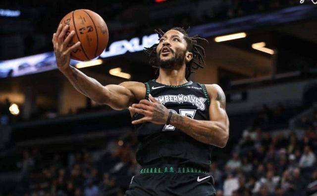 罗斯脸上面无表情,说不清的落寞,看着令人心疼.