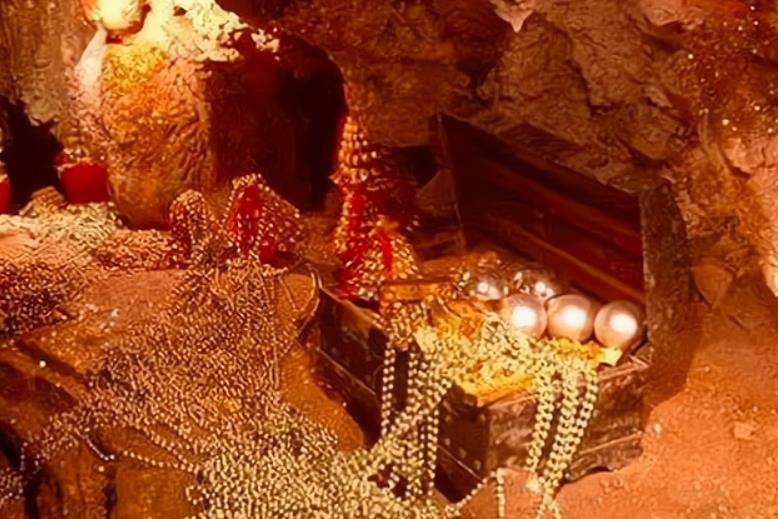 “张家界”在张家界的一个山洞里发现了大量的黄金，经过专家检验，可能是李自成宝藏