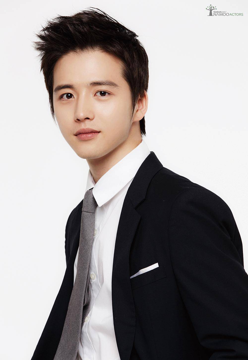 如果不是长得太矮,他当年应该有机会"爆火"吧?