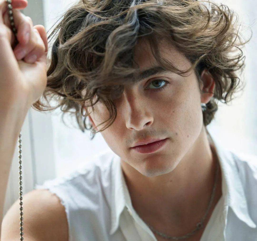 此次,chanel正式宣布蒂莫西·柴勒梅德(timothéechalamet)担任bleude