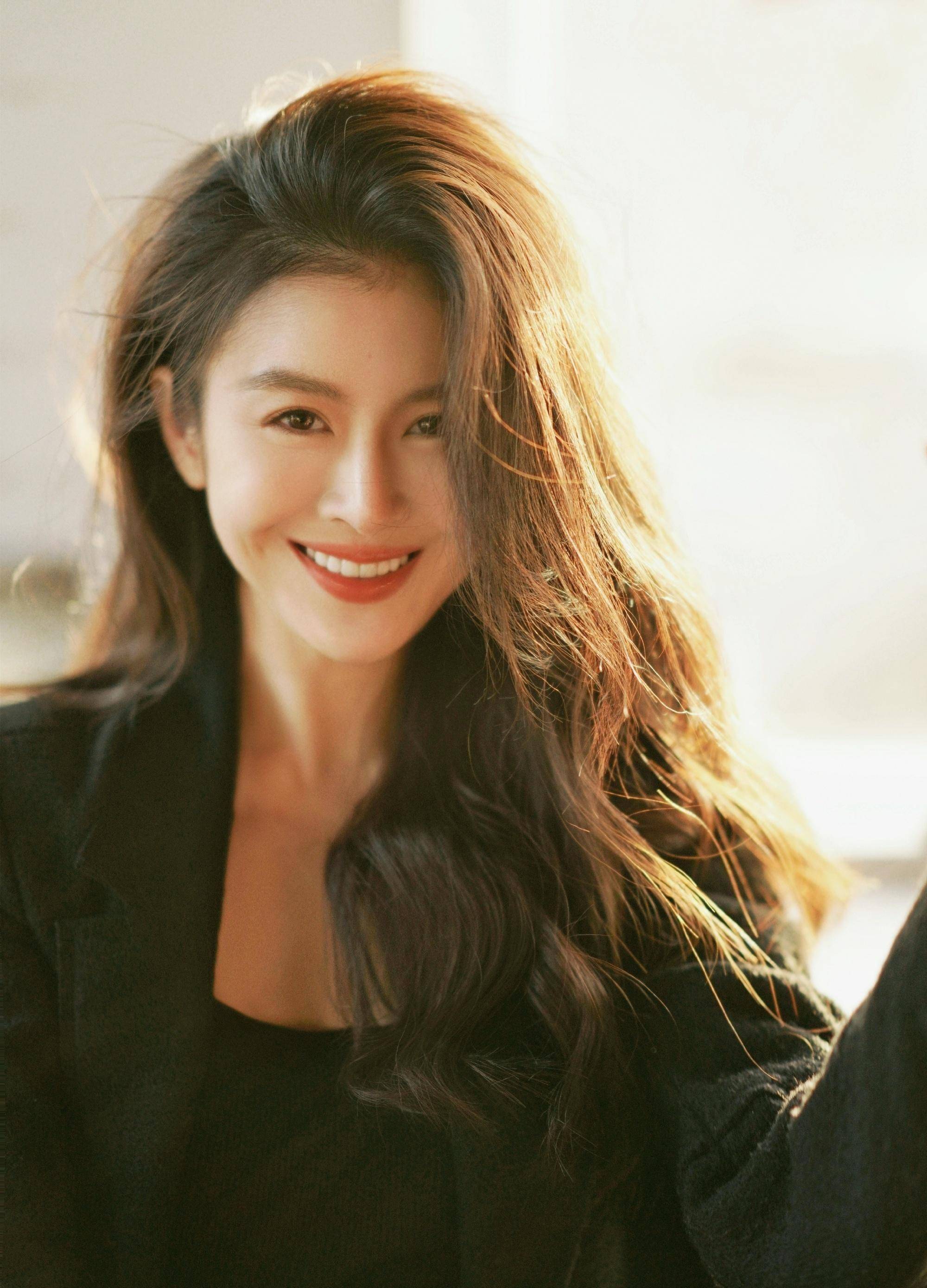 林一霆:和宋轶是大学同学,出道13年没火,《罚罪》演黄景瑜女友_林依婷