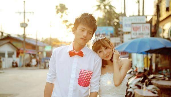 小刚和他的女朋友感情非常的稳定,两个人在相处了几年之后就步入了