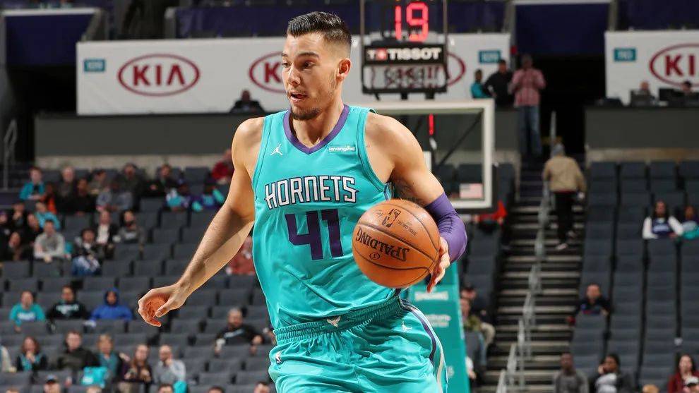 宣布退出nba!3年420万真香_威利_埃尔南戈麦斯_赛季