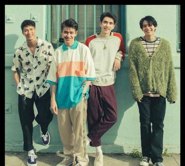 也有不少网友磕cp磕上头,写成了"力丸和马赞多""米卡和马庆怜",就是没