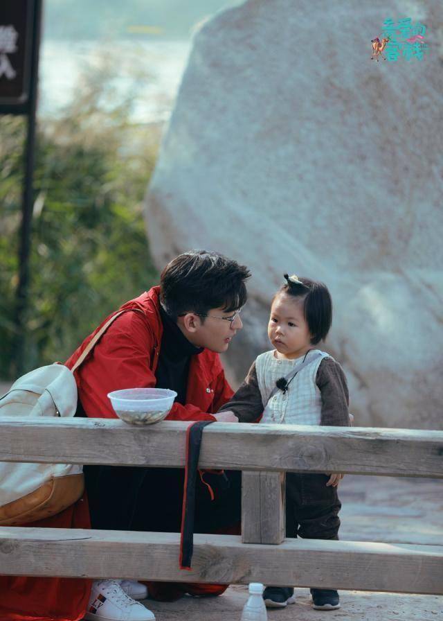 《亲爱的客栈》张翰说,女生多大都是小女孩,但他的坎坷又有谁知_吴磊