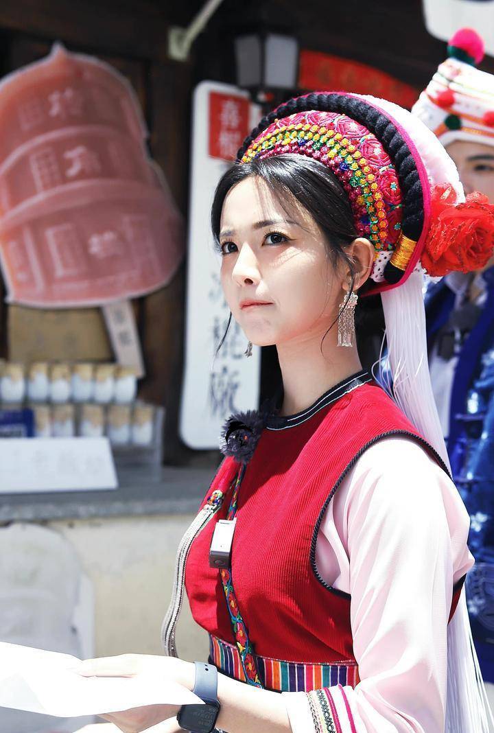 当我看到杨超越的白族风格时,我明白了!_服饰_传统_妇女