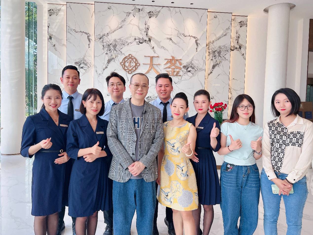 港星欧阳震华,陈妙瑛现身中山顶级豪宅看房?_香港_置业_销售