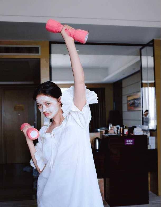 《美人鱼2》开拍,林允一个月瘦10斤,曾大赞周星驰很照顾自己_网友