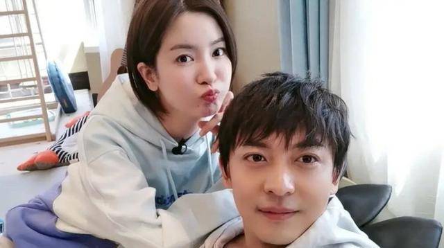 李佳航驳斥流言,李晟力挺老公盛赞有种_传闻_妻子_夫妻俩