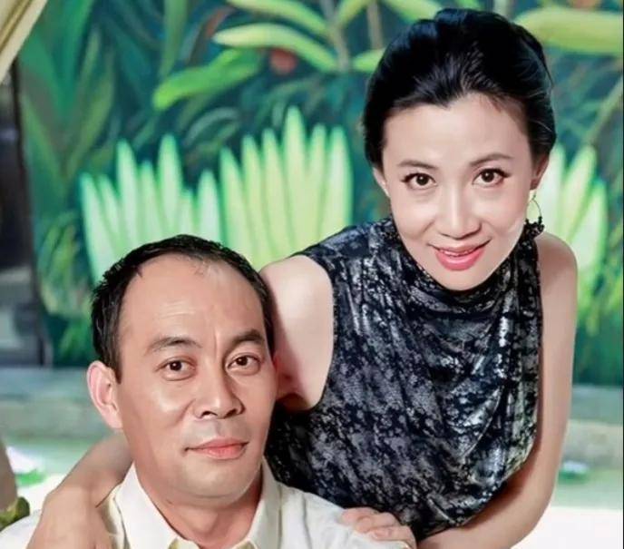 娶了初恋的七位老戏骨,青涩相爱至白头的深情的爱情故事_濮存昕_妻子