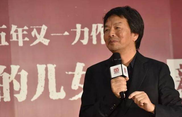 北大才子刘震云:放弃铁饭碗坚持写作29年,53岁终获茅盾文学奖_工作