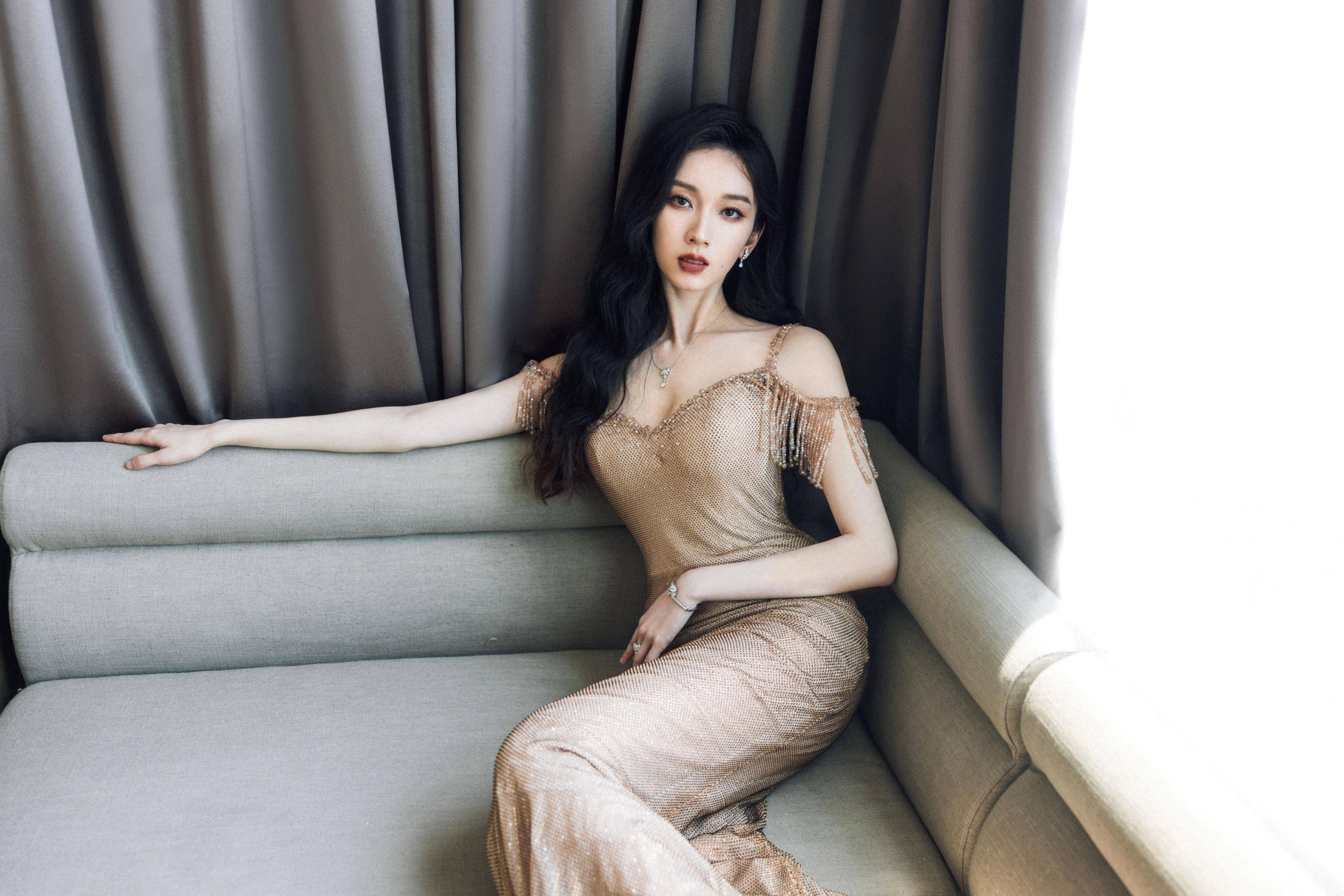 刘令姿是冷美人_衣服_气质_长裙