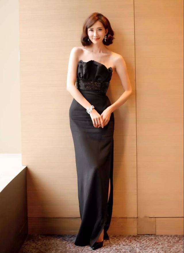 优雅是女人永远不会褪色的美,特别是优雅型穿衣风格的人!