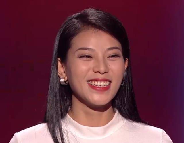 所以李荣浩想要"截胡"王力宏没有得逞,因为这个女学员没有选择王力宏