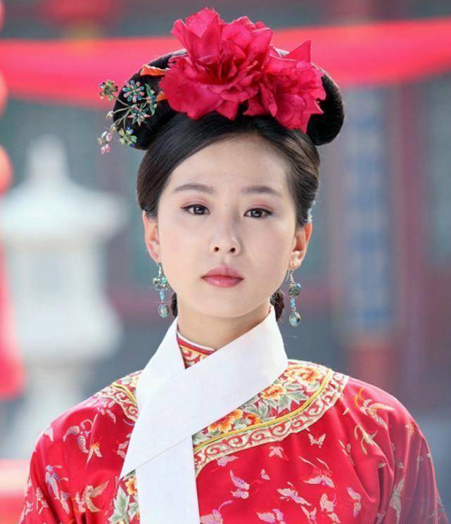 2011年,刘诗诗因在宫廷剧《步步惊心》中饰演马尔泰·若曦,而赢得颇高