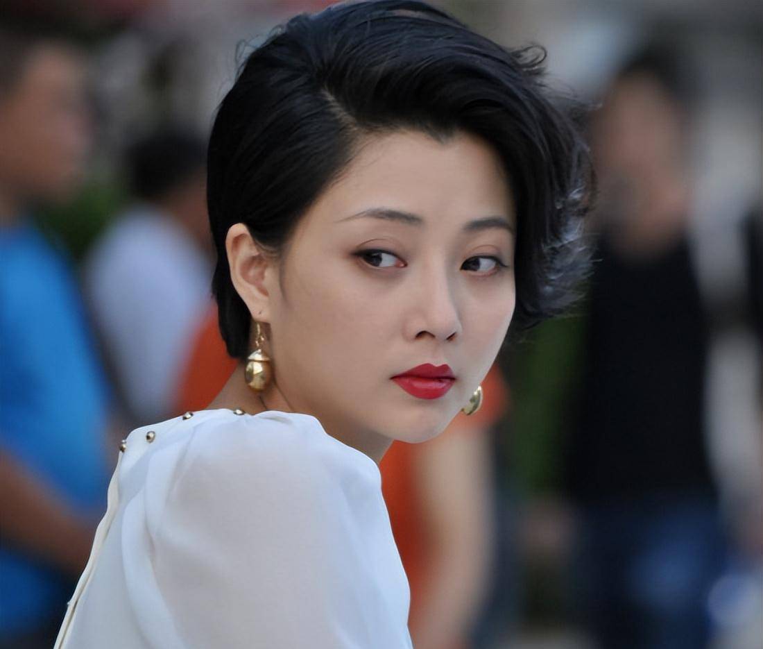 当46岁陈数对比43岁殷桃,我才明白,什么叫自然老去_观众_脸型_时候