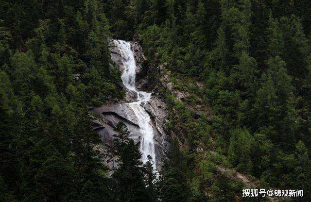 暑期热！四姑娘山美景如画、游人如织-四姑娘山的景区介绍