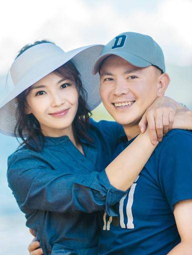 31岁娶初恋,35岁走红,曾与刘烨传出蓝颜情,胡军的故事太精彩_刘涛