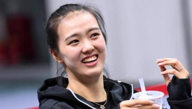 爱美之心人皆有之李盈莹开始学张常宁化妆了_比赛_江苏_憧憬