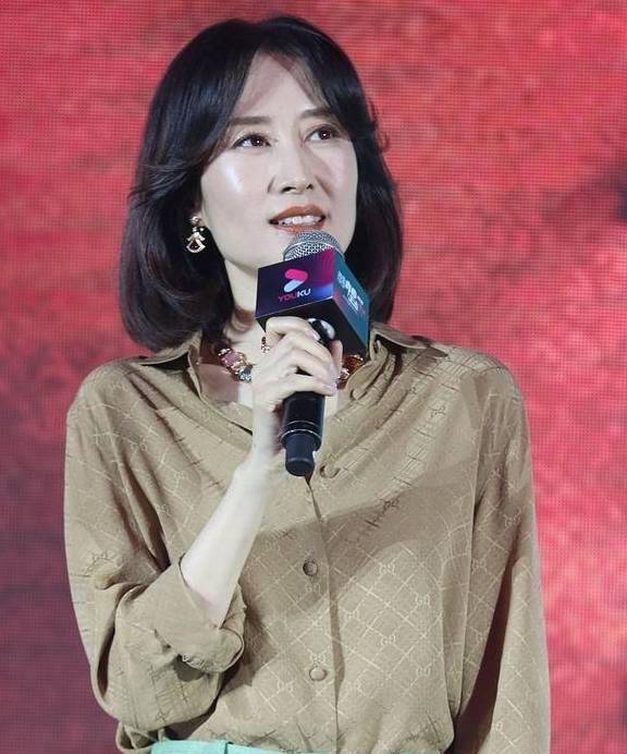 45岁刘敏涛如何保持好身材?每天坚持4点是关键_减肥_热量_身体