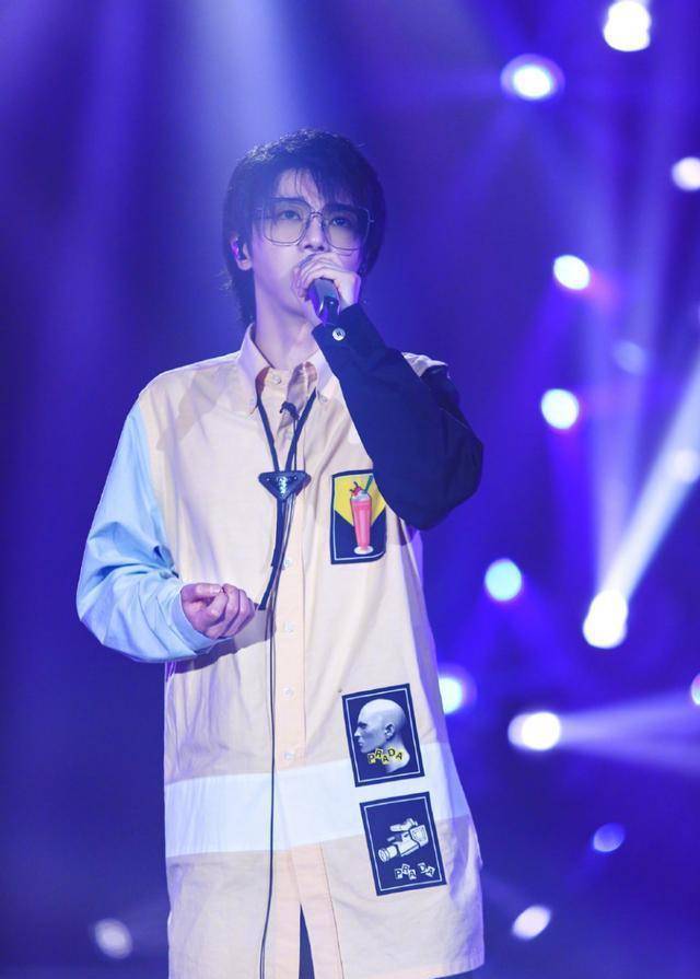 《歌手》第十期:华晨宇久违再夺冠,首发歌手全部"保送"_周深_舞台