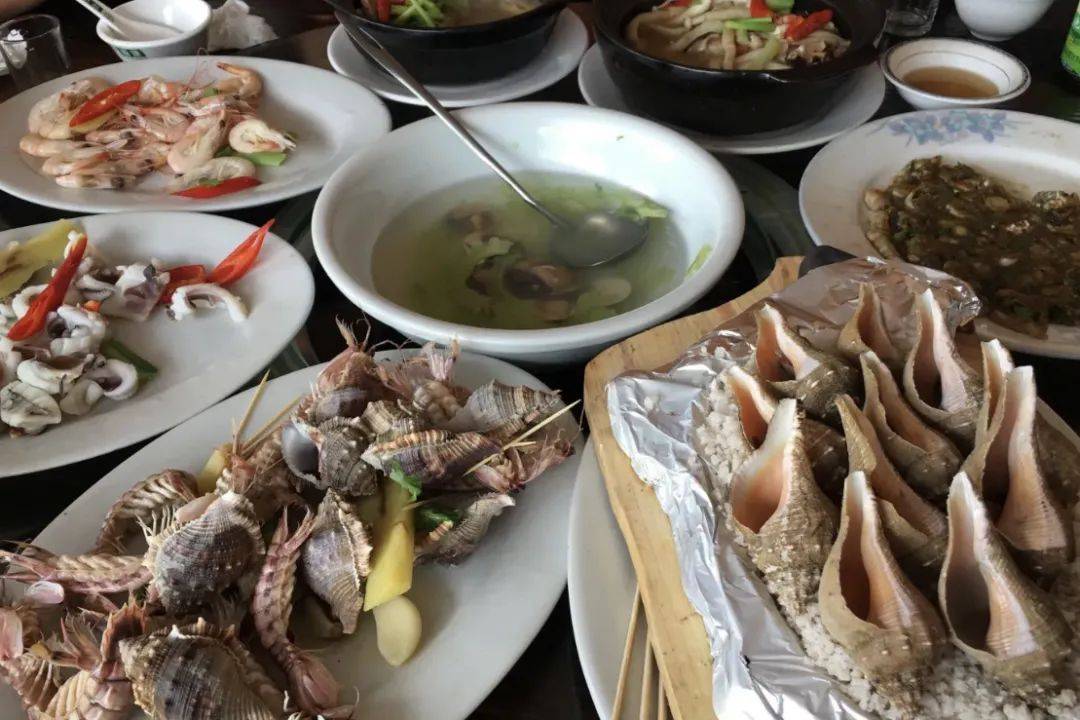 大众点评@醉花街如果想吃到正宗的诏安海鲜,阿球建议还得去铁炉港.