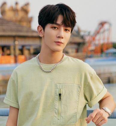 夏之光被拍与女友甜蜜逛街,女方是小欢喜里的她_女子_视频_钟丽丽