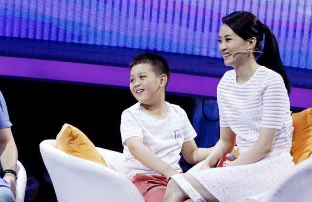 随着儿子的逐渐长大,王艳似乎有复出之意,会参加一些综艺节目,也会拍