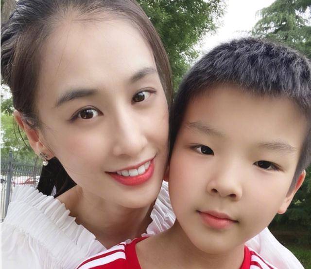 儿子安麟貌似潘安,安迪却一言难尽_杨子_父母_孩子