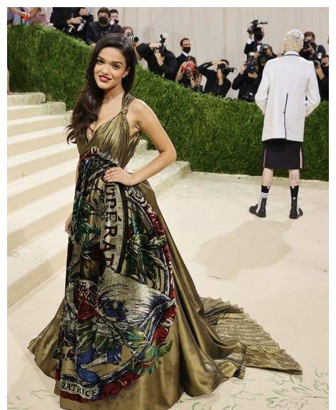 网红鬼马少女穿搭博主00后跨性别模特hunterschafer威少没有穿裙子来