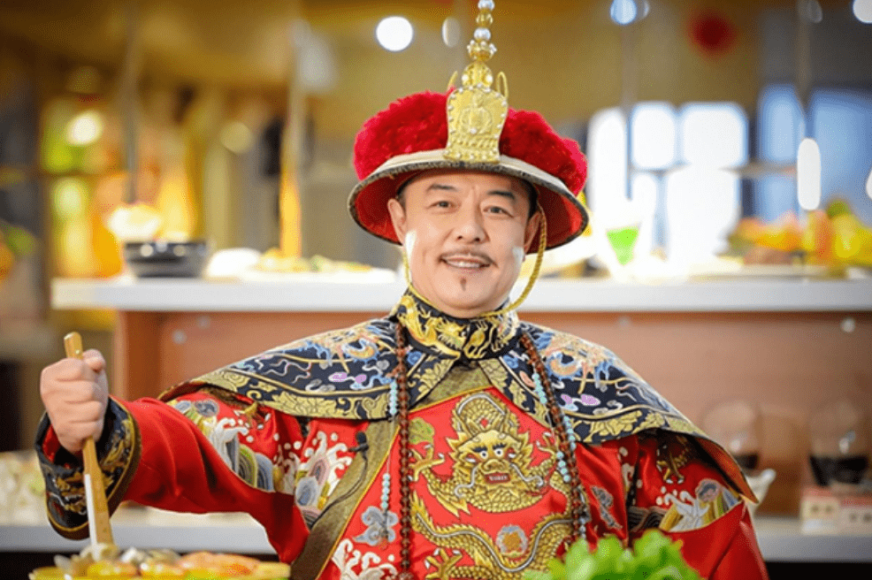 66岁张铁林退休近况:发福苍老烟酒不停,满屋书画一个字卖千元_好友