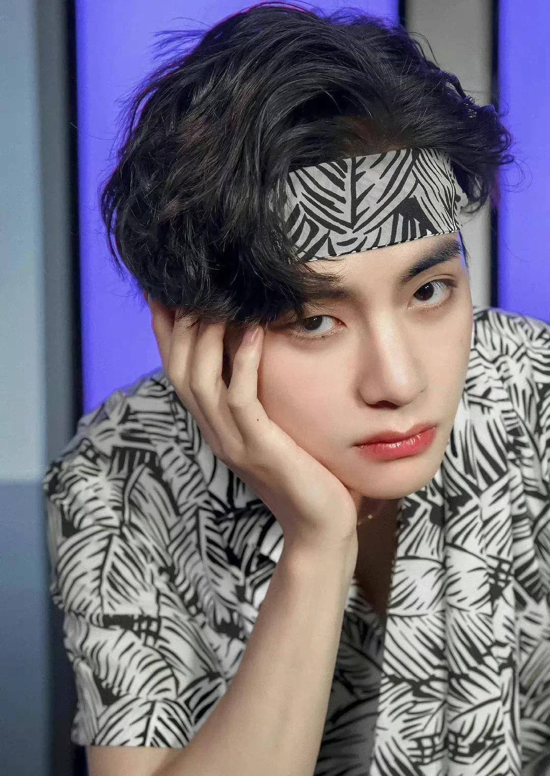 jennie金泰亨恋情确定,有路人表示:我觉得还可以,"双金"很般配_偶像