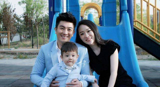 曾经风光无限的泰迪七姐妹,她是唯一一个爱情事业双丰收的_霍思燕