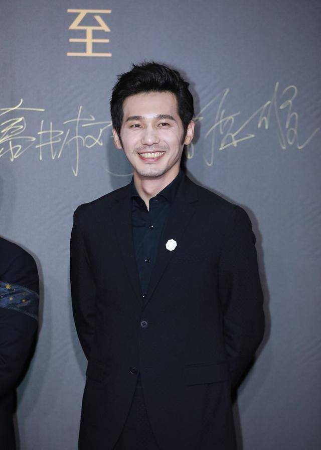 沉稳帅气的演员白宇,有演技且清醒,他走红不是没理由的_演艺圈_年龄