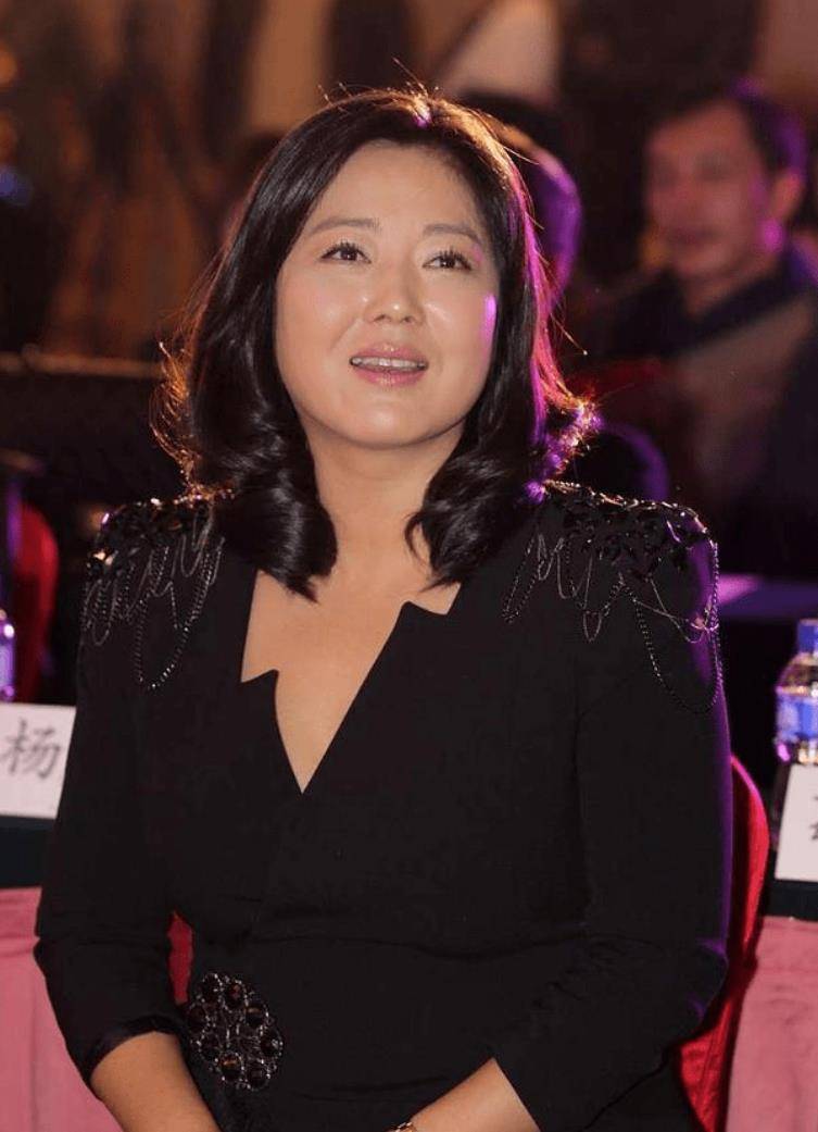 年轻时倾国倾城,老了却成"胖大婶",这8位女演员好可惜_王澜_郝蕾