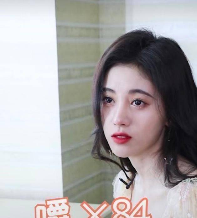 一个动作让"4000岁美人"鞠婧祎当场黑脸_网友_身高_节目