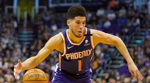 保罗缺阵,太阳双子星大开杀戒,爵士7记三分成功压制_布克_艾顿_米切尔