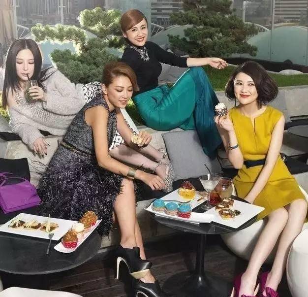 应采儿,熊乃瑾,刘芸,每一个都美的不像话,且每一个都是和甘薇最亲近的