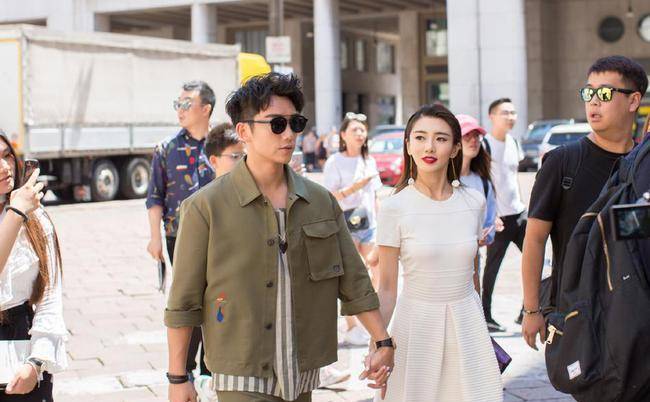 郑恺放弃白富美女友,杜江说出郑恺移情内幕,原来早有预兆?