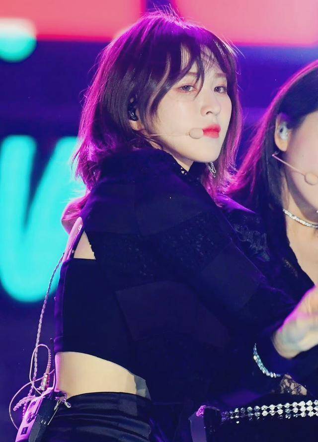 wendy生图好美,谁不喜欢这样元气又治愈的美少女呢_舞台_服装_的设计