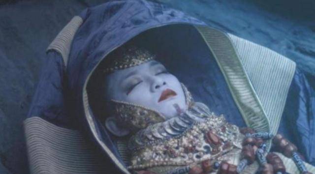 样被外戚专权,又迷信死后会孤独,需要人伺候,他看到元朝皇帝也有殉葬