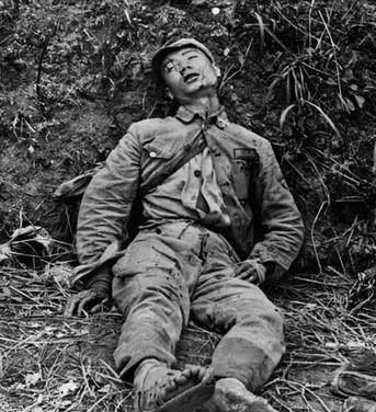 中国远征军在大撤退中损失惨重,野人山每10到20米就倒下1个战士_缅甸