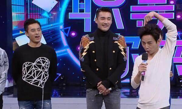 何炅曝机场遇胡兵以为是粉丝要拍照发现声音来自头顶一看是兵哥_电视