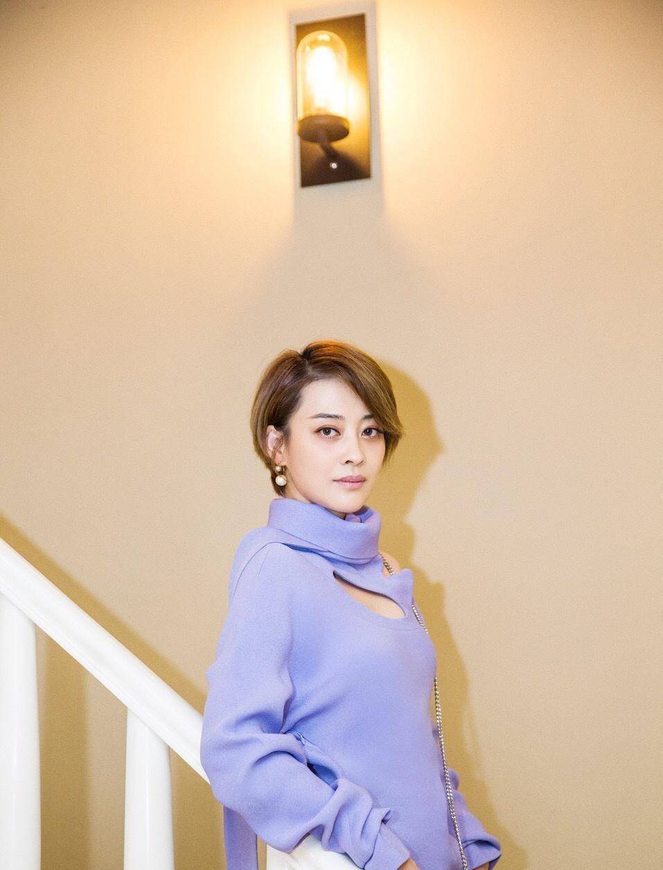 国家一级演员梅婷离婚后挽救前夫,再嫁普通人幸福生子_领导_气质_南京