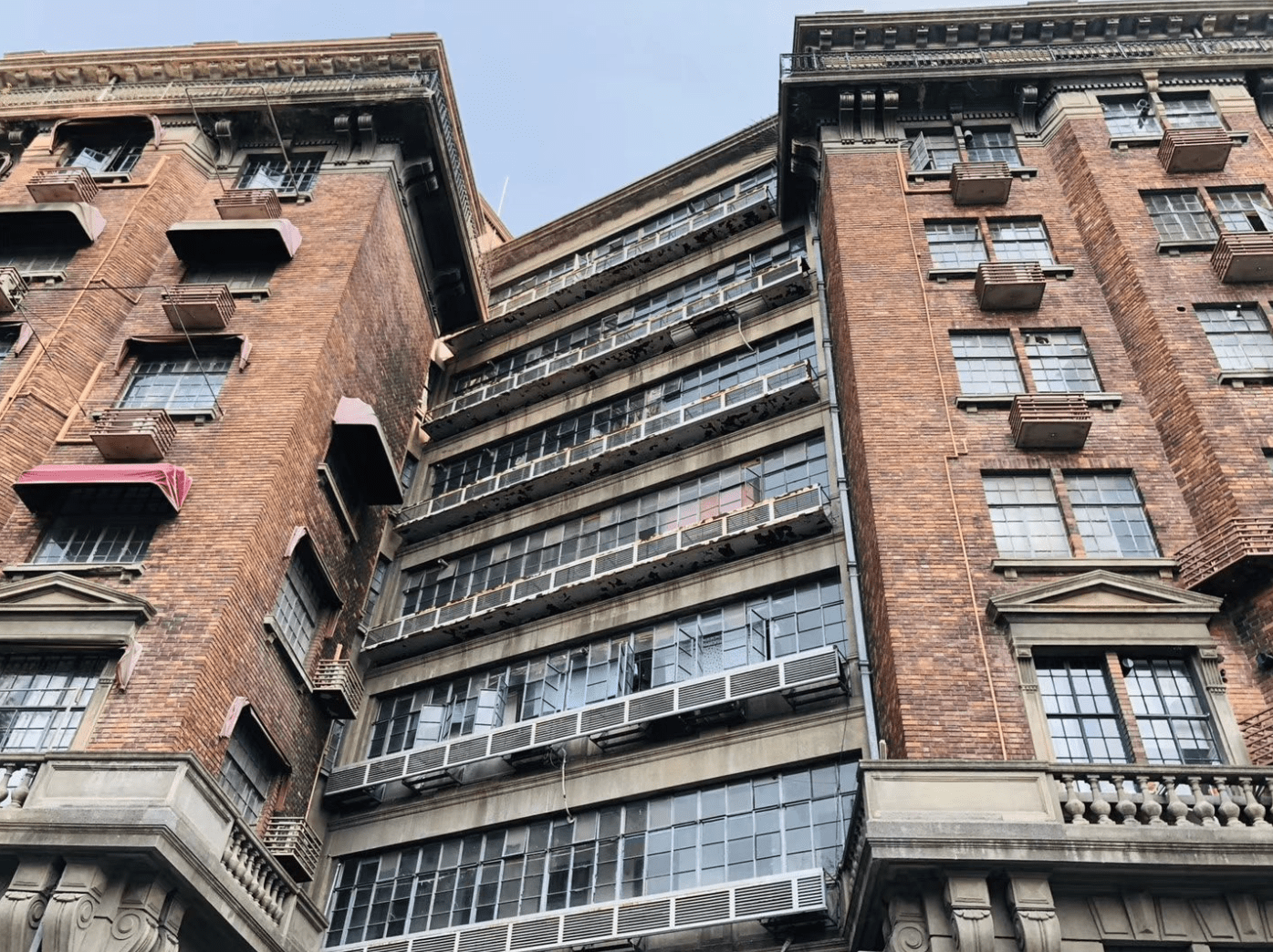 你想象不到,上海武康大楼里,都住着什么人_历史_建筑_住户