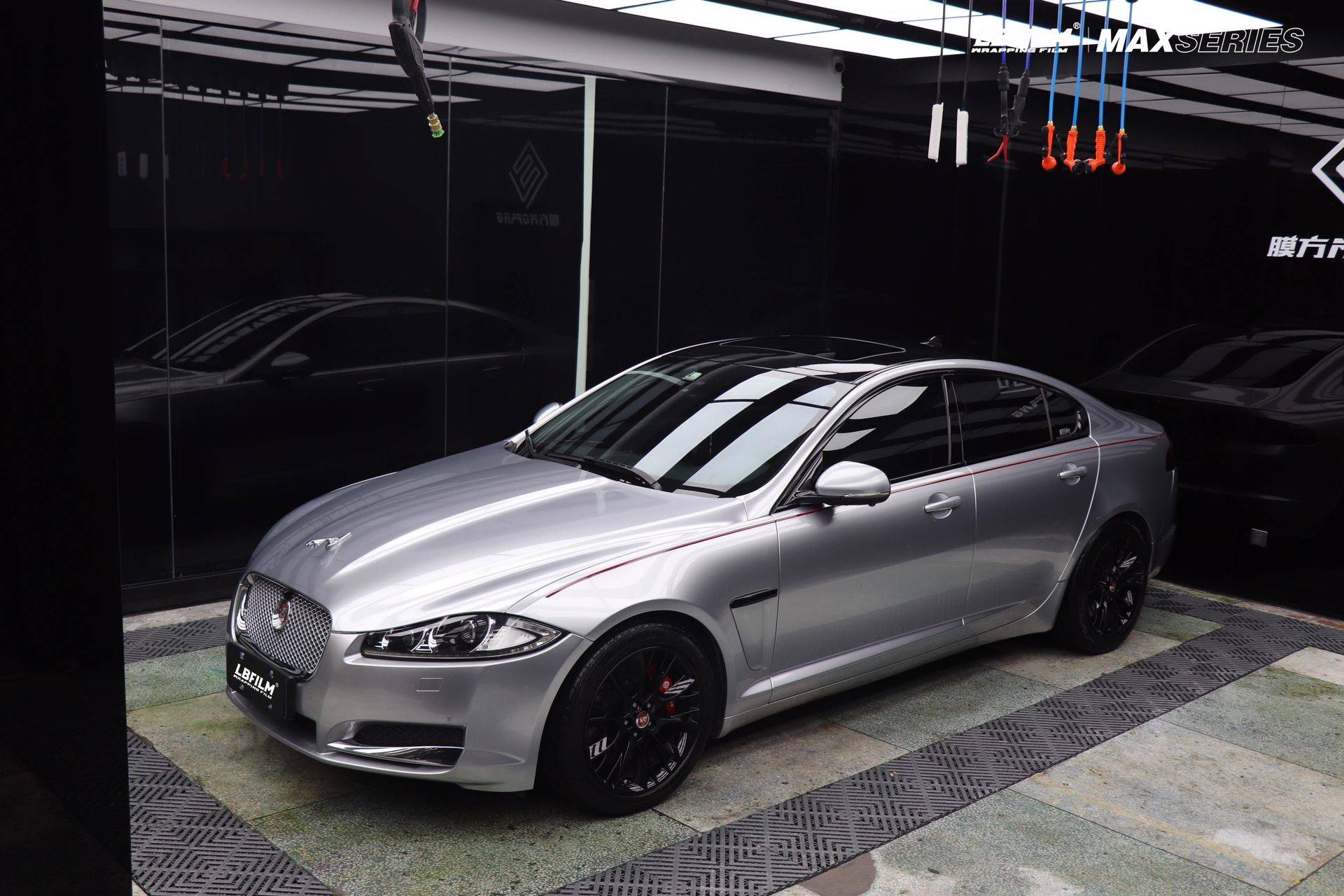 捷豹lb改色膜液态金属铝水银,银色系真的很帅_搜狐汽车_搜狐网